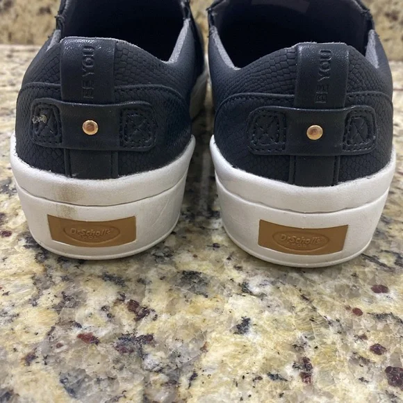 Dr Scholls black slip ons - Picture 3 of 3